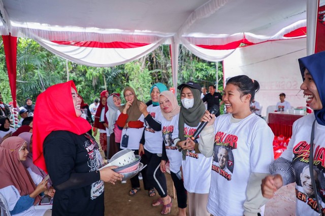 Sahabat Ganjar menggelar workshop Tari Gending Sriwijaya di Kecamatan Talang Kelapa, Kabupaten Banyuasin pada Minggu (19/3). Foto: Dok. Istimewa
