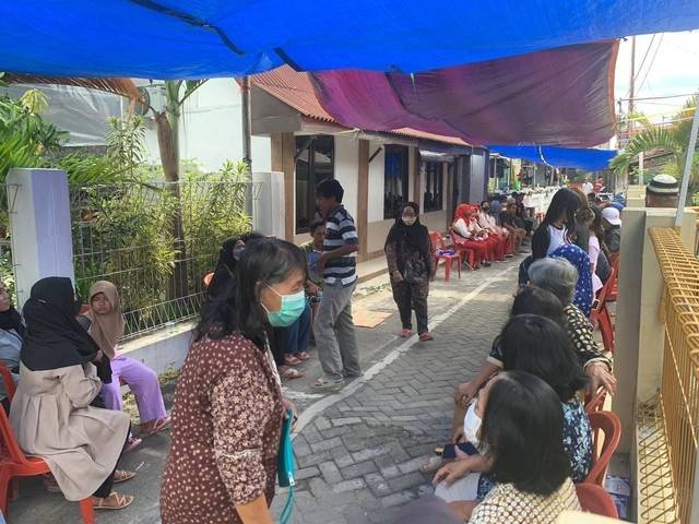 Para pelayat di rumah duka korban mutilasi Yogya di Kalurahan Panembahan, Kraton, Yogyakarta. Foto: Widi RH Pradana