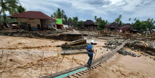 Banjir bandang landa Kabupaten Lahan, Sumsel. Foto: Ist