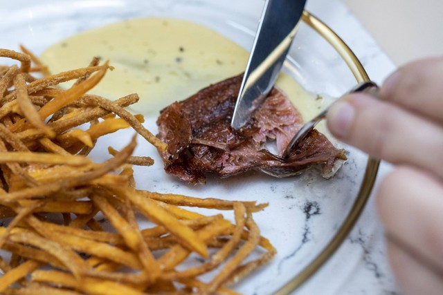 Cultivated meat jenis thin cut steak hasil produksi Aleph Farms Israel. Foto: Dok. Aleph Farms