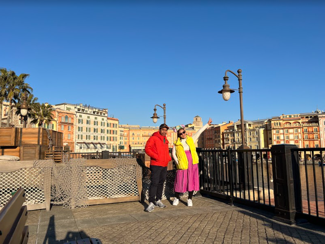 Keseruan Dody dan Yuni bermain di DisneySea Jepang. Foto: kumparan.