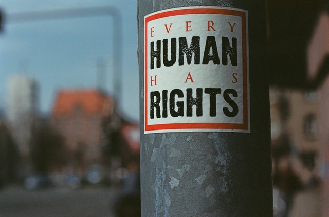 Ilustrasi Hak Asasi Manusia (Photo by Markus Spiske on Unsplash)