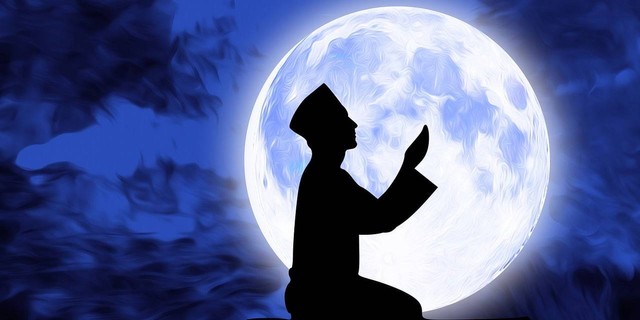 Ilustrasi Muslim Berdoa meminta Ampunan (pixabay.com)