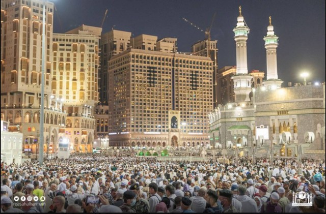 Kepadatan jemaah pada hari pertama Ramadhan 2023 di Masjidil Haram, Makkah. Foto: dok. gph.gov.sa