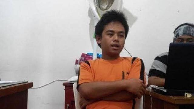Mantan pelaku pencabulan anak, Andri Sobari alias Emon, bebas setelah menjalani sembilan tahun penjara di Lapas Kelas I Cirebon. Dok: BBC News Indonesia.