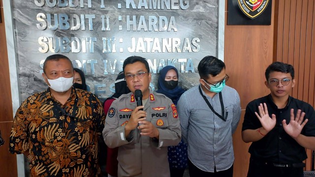 Kasubdit Penmas Humas Polda Lampung, AKBP Rahmat Hidayat saat konferensi pers. | Foto: Sinta Yuliana/Lampung Geh