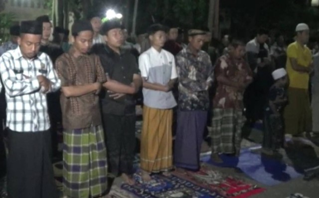 Melihat Tradisi Salat Tarawih Kilat di Blitar, Dijalankan Sejak 1907