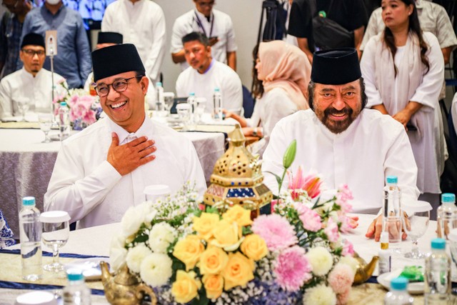Bakal Calon Presiden Anies Baswedan bersama Ketum NasDem Surya Paloh, menghadiri acara buka bersama di Kantor DPP Partai Nasdem, Jakarta, Sabtu (25/3/2023). Foto: Jamal Ramadhan/kumparan