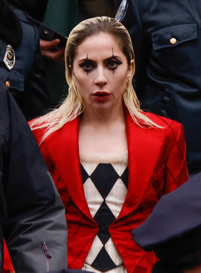 Lady Gaga saat syuting film "Joker: Folie a Deux" di New York pada Sabtu (25/3/2023). Foto: Kena Betancur/AFP