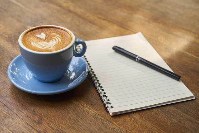 Ilustrasi cara membuat kopi ala barista. Sumber foto Pixabay, fotografer Engin Akyurt