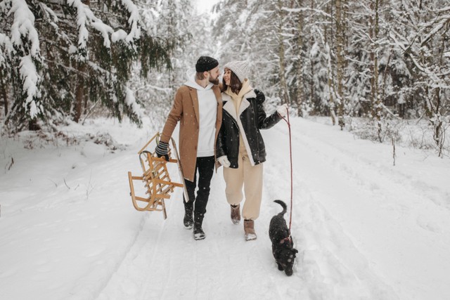 Apa itu quality time? Quality time adalah waktu yang dihabiskan oleh seseorang bersama pasangannya secara berkualitas. Foto: Pexels.com