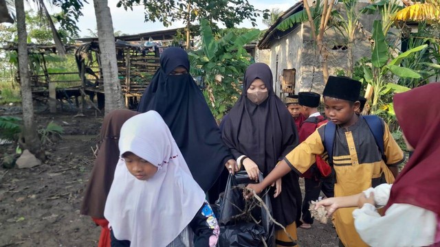 Ajak Bersih-bersih, Begini Cara Para Dai Kafilah Dakwah Berdakwah