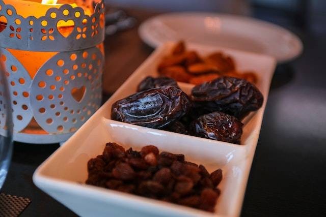 Ilustrasi keutamaan bulan Ramadhan, sumber foto: Naim Benjelloun from Pexels