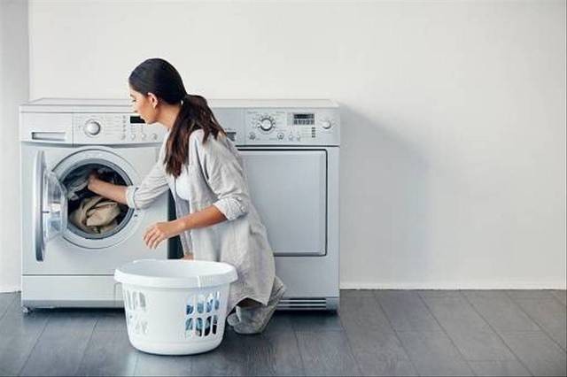 Iustrasi cara reset mesin cuci Electrolux. Foto: Unsplash.com. 
