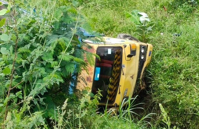 Truk Bermuatan Gula Masuk Jurang Susuh Kota Batu Sedalam 15 Meter