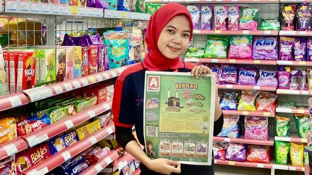 Promo Ramadhan Berkah di Alfamidi berhadiah utama Umrah gratis untuk 2 pelanggan di Manado.