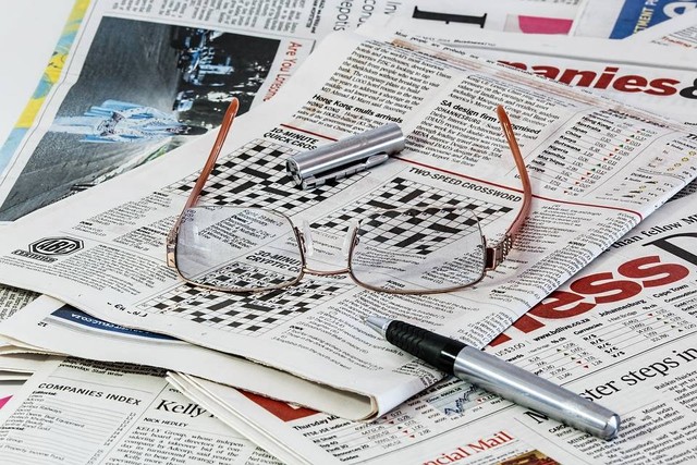 https://pixabay.com/id/users/stevepb-282134/ - karya tulis berupa catatan peristiwa yg mirip autobiografi
