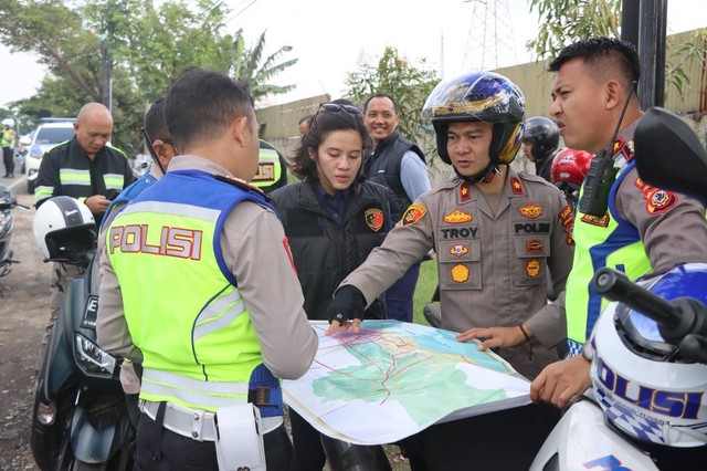 Polres Cirebon Kota, Polda Jabar mulai melaksanakan kegiatan survei atau pengecekan arus mudik lebaran di jalur Ops Ketupat Lodaya 2023, Rabu (29/3/2023). Foto: Tarjoni