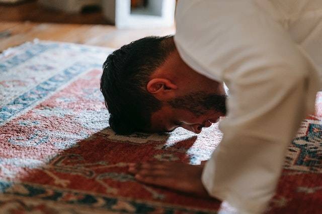 Ilustrasi batas waktu salat tarawih. Foto: Pexels/Michael Burrows