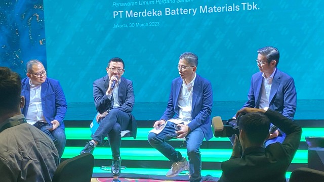 Konferensi pers PT Merdeka Battery Materials Tbk (MBMBA) di Jakarta, Kamis (30/3/2023). Foto: Alfadillah/kumparan
