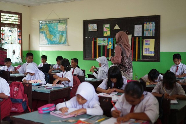 Tingkatkan Pendidikan anak bangsa, UMP pengabdian di Bangka Belitung