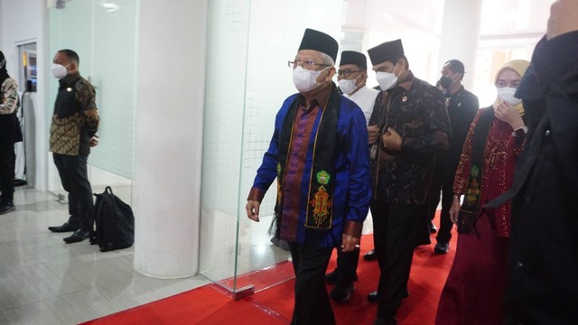 UIN Ar-Raniry Nobatkan Ma'ruf Amin 'Bapak Ekonomi Syariah Indonesia ...