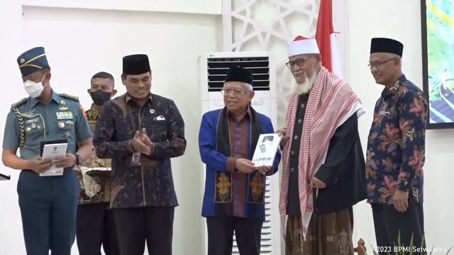 Wapres Ma'ruf Amin menghadiri peluncuran buku dan memberikan kuliah umum di Universitas Islam Negeri (UIN) Ar-Raniry Banda Aceh, Kamis (30/3). Foto: Zuhri Noviandi/kumparan