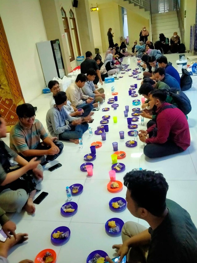 Ilustrasi buka puasa bersama. Dokumentasi pribadi