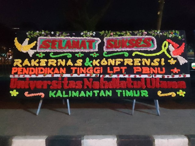 Karangan bunga dari Universitas Nahdlatul Ulama (UNU) Kalimantan Timur. (Foto: Dok. SEVIMA)