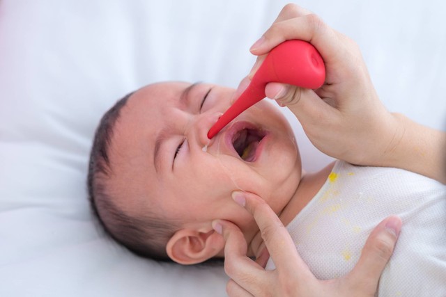 Cara Efektif Membersihkan Hidung Bayi yang Mampet. Foto: Teerawat Anothaistaporn/Shutterstock
