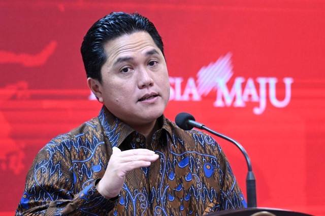 Ketua Umum PSSI Erick Thohir saat menyampaikan keterangan pers di Kantor Presiden, Jumat (31/3/2023). Foto: Kris/Biro Pers Sekretariat Presiden