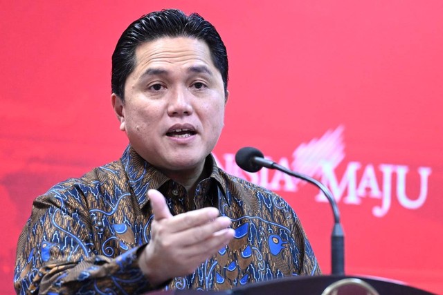 Ketua Umum PSSI Erick Thohir saat menyampaikan keterangan pers di Kantor Presiden, Jumat (31/3/2023). Foto: Kris/Biro Pers Sekretariat Presiden