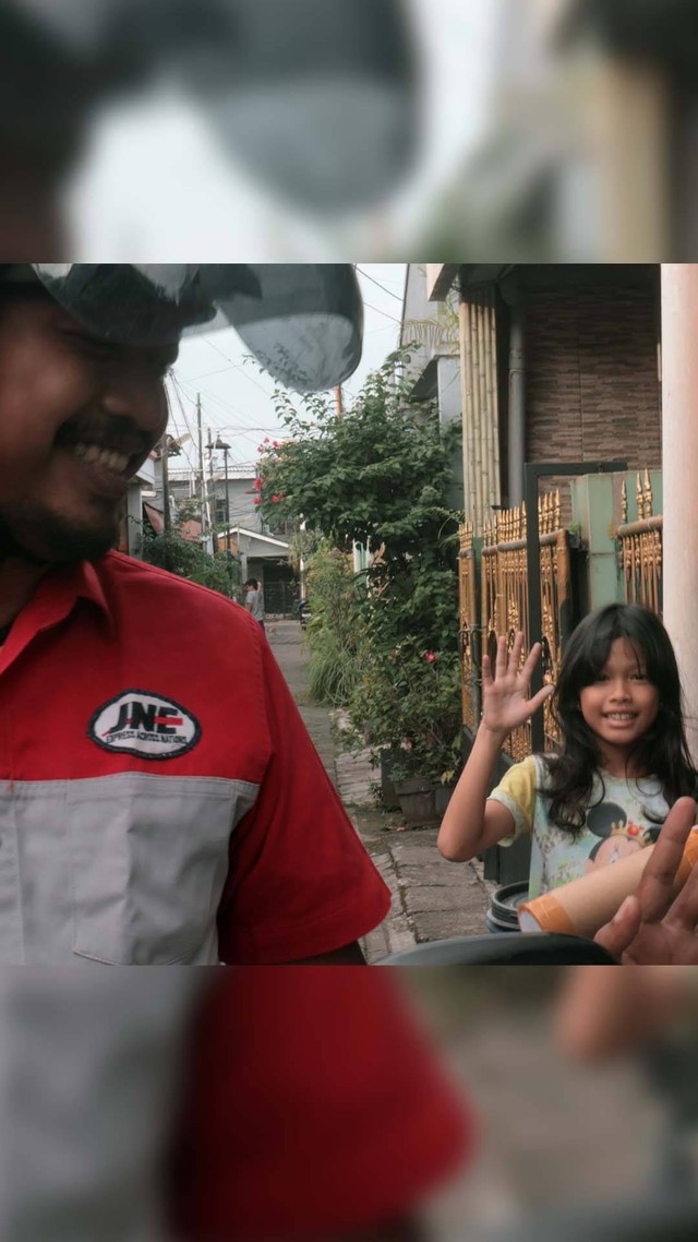 Menanggapi panggilan kurir pada panggilan pertama adalah etika yang berharga. Dok. Agung Satriawan