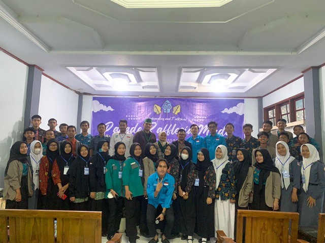 Foto bersama Diskusi Publik tentang Pendidikan Inklusif di Rejang Lebong (sumber ; Dokumentasi Onschool Indonesia)