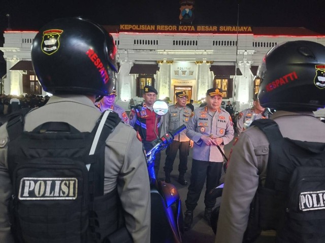 Polrestabes Surabaya Rutin Patroli Gabungan Jaga Ramadan Tetap Kondusif