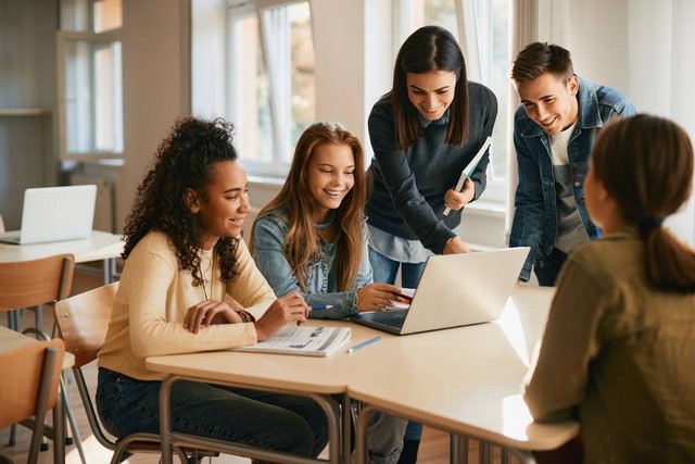 Ilustrasi belajar di dalam kelas. Foto: Shutter Stock