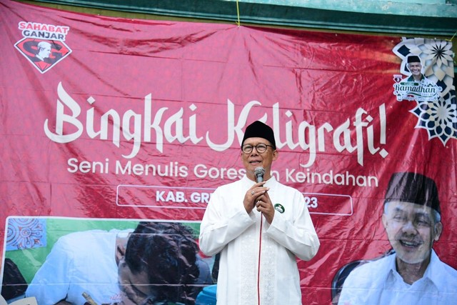 Sahabat Ganjar (Saga) saat menggelar berbagai kegiatan inovatif bersama santri di Yayasan Pondok Pesantren Mujahadah Miftahul Hidayah, Kecamatan Menganti, Kabupaten Gresik. Foto: Dok. Istimewa