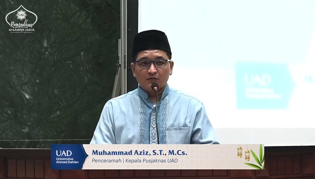 Kajian Tarawih Ramadan di Masjid Islamic Center Universitas Ahmad Dahlan (UAD) dengan pemateri Muhammad Aziz, S.T., M.Cs. (Foto: Siti Mawaddah)