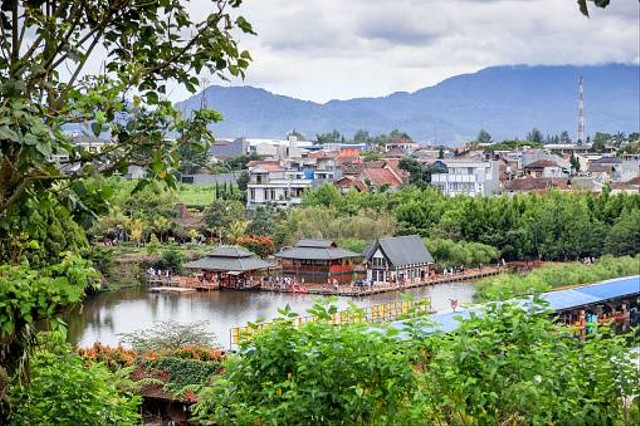 Ilustrasi hotel view bagus di Bandung. Sumber www.unsplash.com