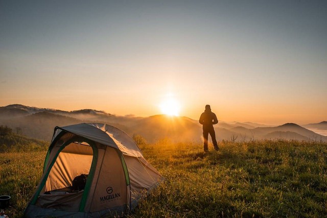 Ilustrasi tempat camping di purwakarta - Sumber: https://www.pexels.com/@cliford-mervil-988071/