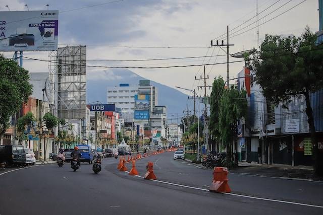 Alun-alun Malang, foto hanyalah ilustrasi. Sumber: Unsplash/Aldrin Rachman Pradana