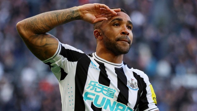 Callum Wilson dari Newcastle United merayakan gol kedua mereka pada pertandingan lanjutan Liga Inggris di Stadion St James' Park, Newcastle, Inggris, Minggu (2/4/2023). Foto: Lee Smith/Reuters