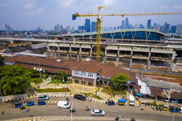 Stasiun Kereta Api Terbesar di Jakarta, Bersejarah dan Megah. Foto: Unsplash/Ammar Andiko.