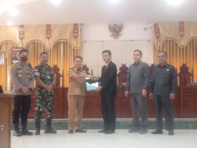 Sidang paripurna yang digelar DPRD Kabupaten Sekadau. Foto: Dok. Istimewa