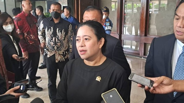 Ketua DPR RI Puan Maharani memberikan keterangan pers usai Rapat Paripurna DPR, Jakarta, Selasa (4/4/2023). Foto: Annisa Thahira Madina/kumparan