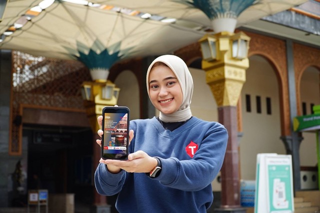 Telkomsel hadirkan bundling Paket RoaMAX Umroh - Takaful mulai dari harga Rp 295 ribu, kuota 12 GB masa aktif 17 hari untuk akses internet raoming, dan proteksi tambahan dari Asuransi Perjalanan Takaful Umum senilai Rp 50.000.000. Foto: Telkomsel