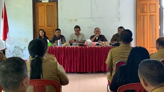 Kegiatan Rapat Pansus DPRD Kabupaten Kepulauan Sitaro terkait LKPJ Tahun Anggaran 2022 di Kantor Kecamatan Siau Barat.