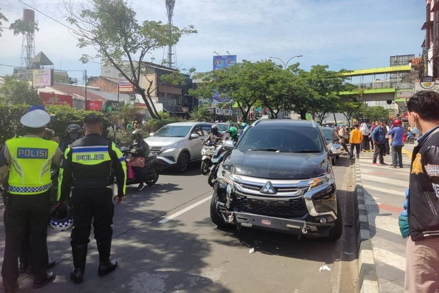 Pajero yang menabrak 2 mobil. Foto: Dok. Istimewa