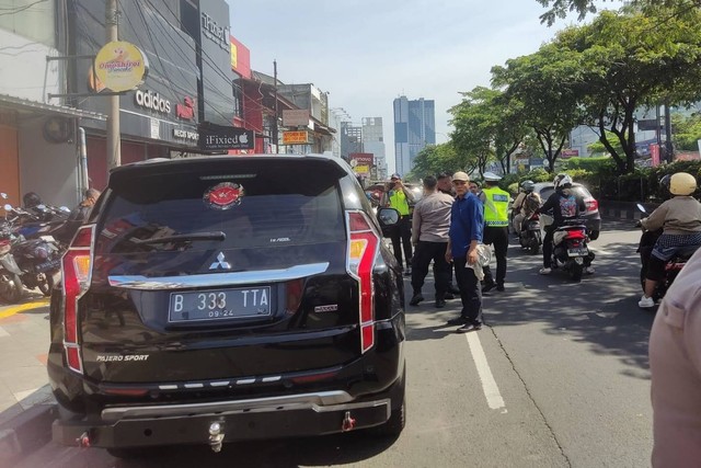 Tabrakan beruntun di Jalan Raya Margonda, Kota Depok, pada Kamis (6/4/2023). Foto: Dok. Istimewa