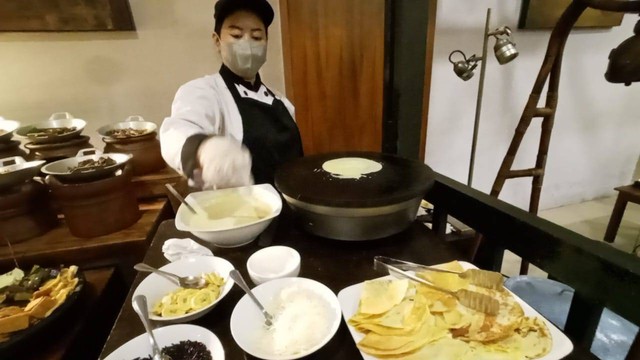 Kue leker yang disajikan Hotel Santika Jemursari Surabaya. Foto-foto: Masruroh/Basra 